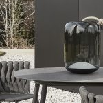 Brokis Leuchten erschuf eine Symbiose aus zartem Glas und grobem Seil