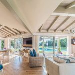 How to light up the living room with designer chandeliers
