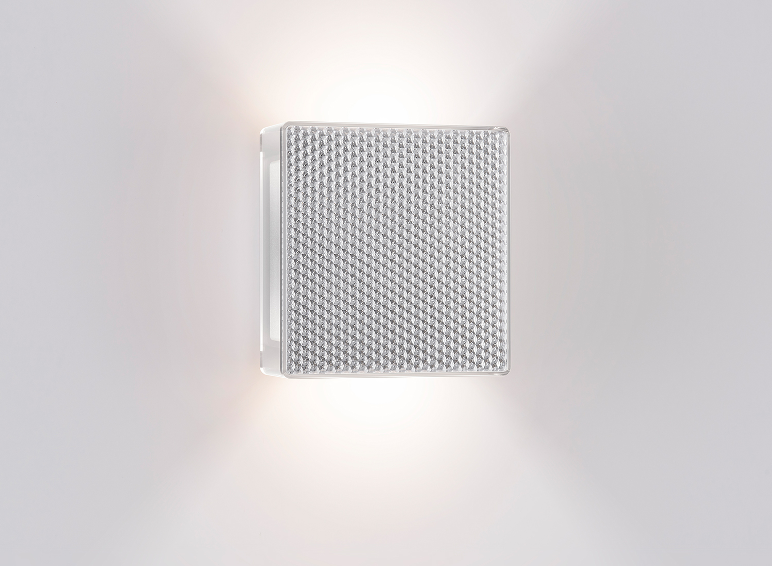 Design Klassiker die Wandleuchte App von Serien Lighting